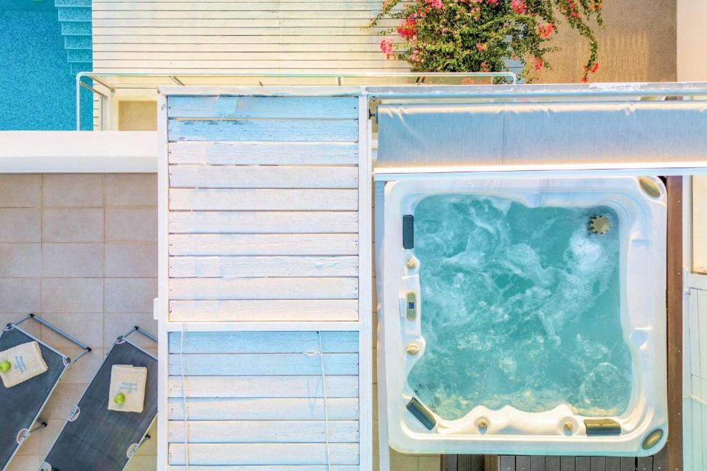 Seabreeze Villa - With Jacuzzi & Heated Pool Masticharion Exteriör bild
