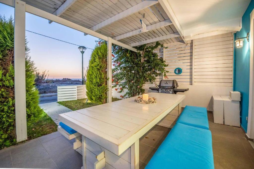 Seabreeze Villa - With Jacuzzi & Heated Pool Masticharion Exteriör bild